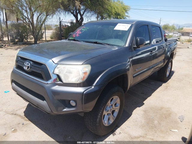 Toyota Tacoma Base V6 2015 3TMLU4EN4FM171840 Image 2