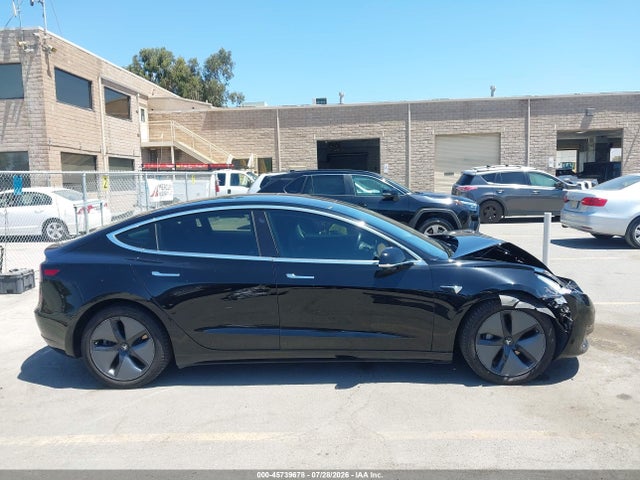 Tesla Model 3 Long Range/performance 2018 5YJ3E1EB8JF084599 Image 13