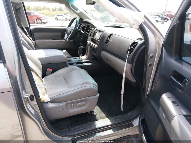 Aukcja sprzedaży 2015 Toyota Sequoia Sr5 5.7l V8, vin: 5TDBY5G11FS116987, numer aukcji: 45739742