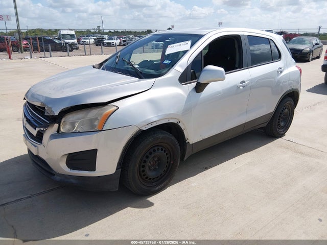 Chevrolet TRAX LS 2016 KL7CJKSB2GB545472 Image 2