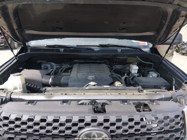 45739817 :رقم المزاد ، 5TFDY5F17JX715602 vin ، 2018 Toyota Tundra Sr5 5.7l V8 مزاد بيع
