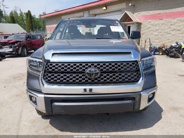 45739817 :رقم المزاد ، 5TFDY5F17JX715602 vin ، 2018 Toyota Tundra Sr5 5.7l V8 مزاد بيع