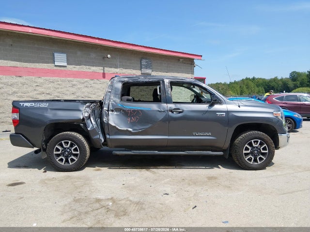 45739817 :رقم المزاد ، 5TFDY5F17JX715602 vin ، 2018 Toyota Tundra Sr5 5.7l V8 مزاد بيع