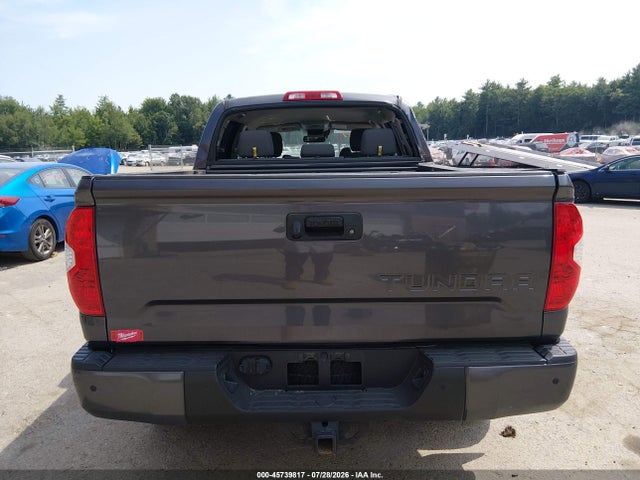 45739817 :رقم المزاد ، 5TFDY5F17JX715602 vin ، 2018 Toyota Tundra Sr5 5.7l V8 مزاد بيع