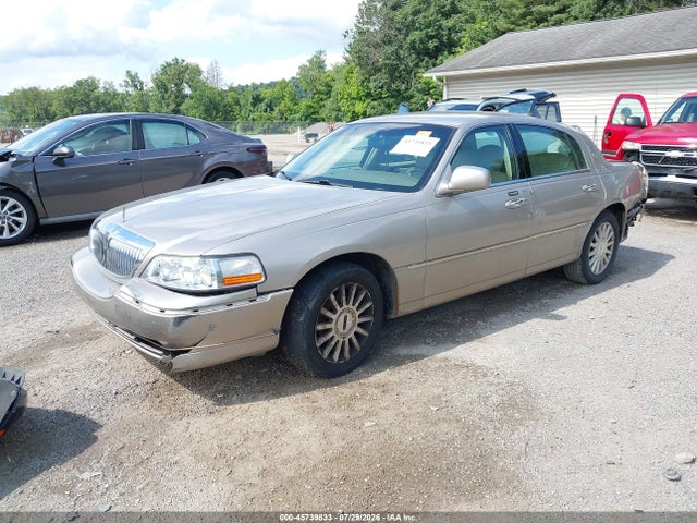 Продажа на аукционе авто 2003 Lincoln Town Car Executive, vin: 1LNHM81W33Y634963, номер лота: 45739833