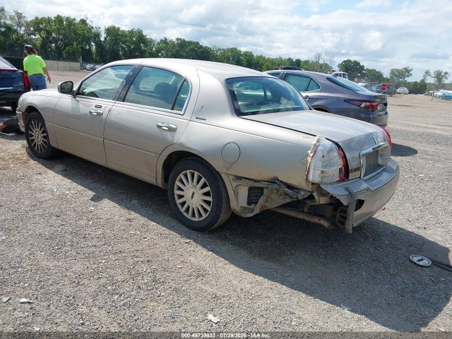 Продажа на аукционе авто 2003 Lincoln Town Car Executive, vin: 1LNHM81W33Y634963, номер лота: 45739833