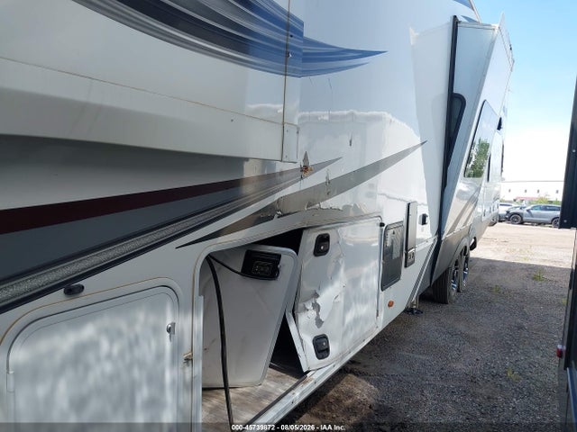 Winnebago Other 2021 573FS4425MAA05858 Image 6
