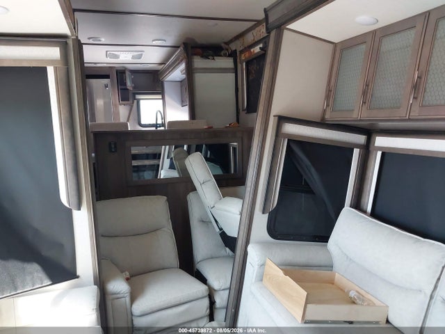 Winnebago Other 2021 573FS4425MAA05858 Image 8
