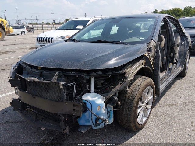 1G1ZD5ST4PF166053 Chevrolet Malibu Fwd 1lt
