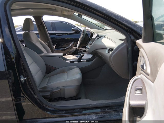 1G1ZD5ST4PF166053 Chevrolet Malibu Fwd 1lt