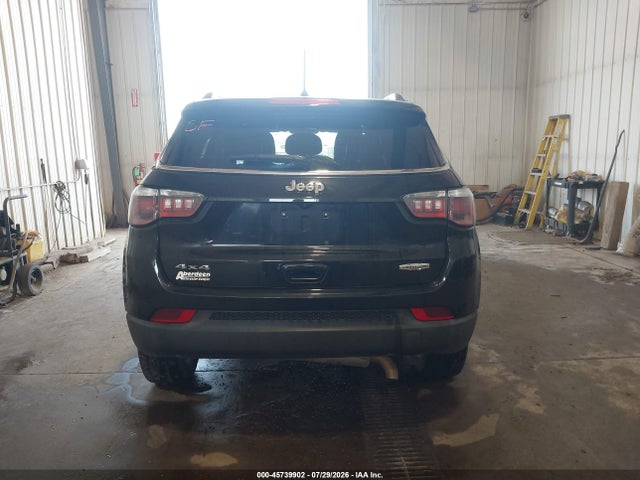 2018 Jeep Compass Latitude 4x4 მანქანა იყიდება აუქციონზე, vin: 3C4NJDBB7JT199707, აუქციონის ნომერი: 45739902