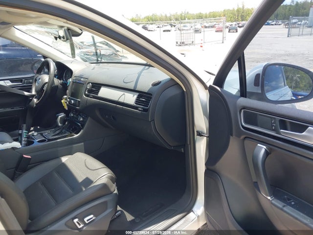2016 Volkswagen Touareg Tdi Sport W/technology მანქანა იყიდება აუქციონზე, vin: WVGEP9BPXGD004796, აუქციონის ნომერი: 45739924