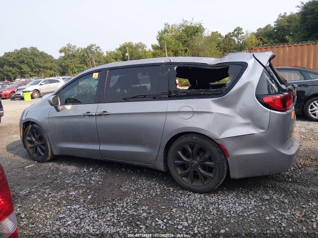 45739985 :رقم المزاد ، 2C4RC1FG2JR358281 vin ، 2018 Chrysler Pacifica Touring Plus مزاد بيع