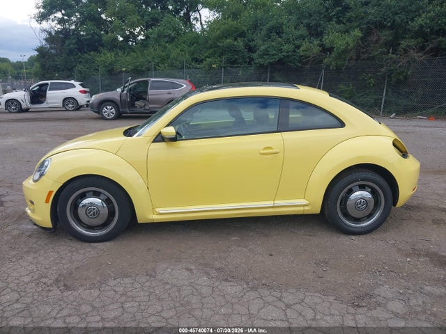 2013 Volkswagen Beetle 2.5l მანქანა იყიდება აუქციონზე, vin: 3VWJP7AT5DM647740, აუქციონის ნომერი: 45740074