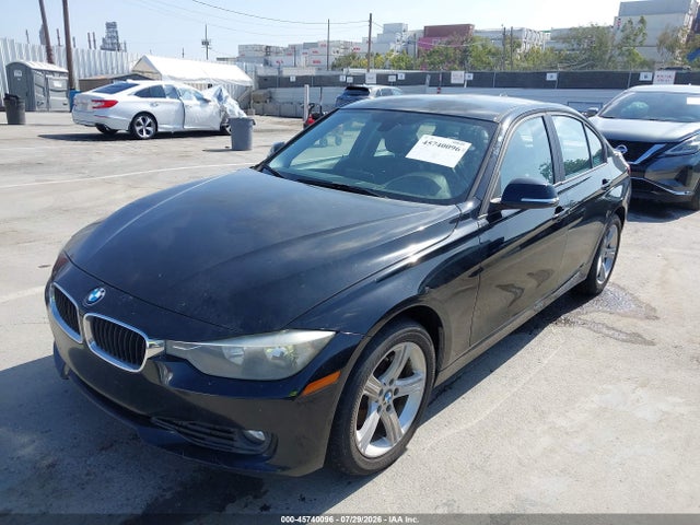 BMW 320i 2015 WBA3B1C53FK136413 Image 2