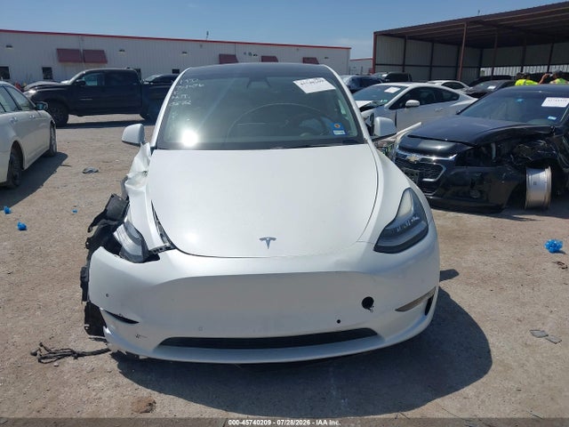Auction sale of the 2022 Tesla Model Y Long Range Dual Motor All-wheel Drive, vin: 7SAYGDEE2NF320572, lot number: 45740209