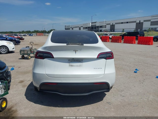 Auction sale of the 2022 Tesla Model Y Long Range Dual Motor All-wheel Drive, vin: 7SAYGDEE2NF320572, lot number: 45740209