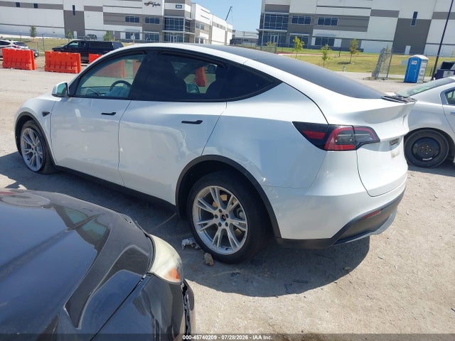 Auction sale of the 2022 Tesla Model Y Long Range Dual Motor All-wheel Drive, vin: 7SAYGDEE2NF320572, lot number: 45740209