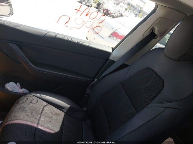 Auction sale of the 2022 Tesla Model Y Long Range Dual Motor All-wheel Drive, vin: 7SAYGDEE2NF320572, lot number: 45740209