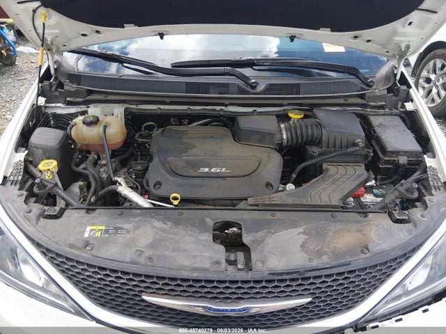 45740279 :رقم المزاد ، 2C4RC1FG8JR279455 vin ، 2018 Chrysler Pacifica Touring Plus مزاد بيع