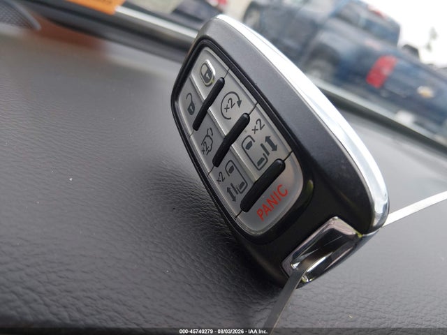 45740279 :رقم المزاد ، 2C4RC1FG8JR279455 vin ، 2018 Chrysler Pacifica Touring Plus مزاد بيع