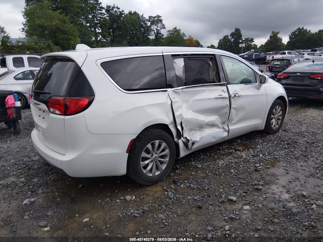 45740279 :رقم المزاد ، 2C4RC1FG8JR279455 vin ، 2018 Chrysler Pacifica Touring Plus مزاد بيع
