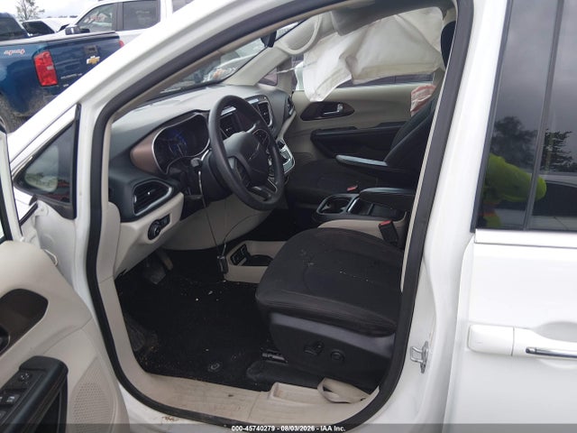 45740279 :رقم المزاد ، 2C4RC1FG8JR279455 vin ، 2018 Chrysler Pacifica Touring Plus مزاد بيع