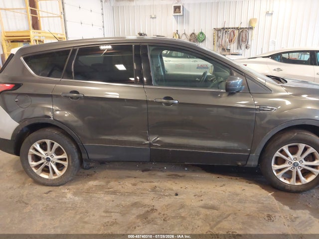 Продаж на аукціоні авто 2017 Ford Escape Se, vin: 1FMCU9GD4HUE49079, номер лоту: 45740310