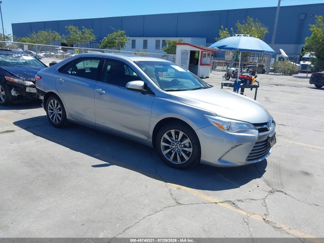 Toyota CAMRY XLE 2015 4T1BF1FK1FU877440 головне зображення