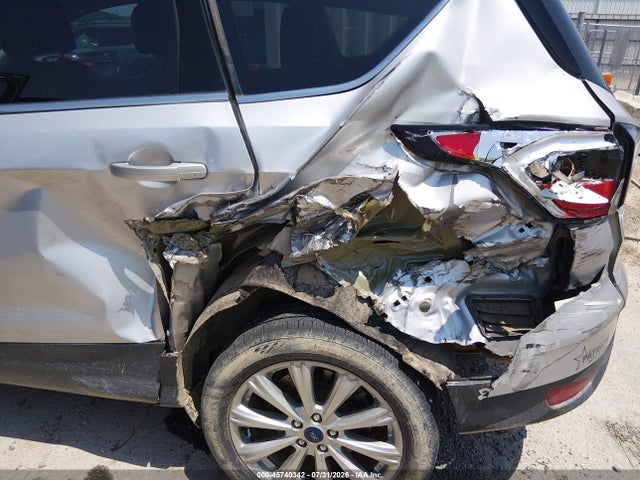 Продаж на аукціоні авто 2017 Ford Escape Titanium, vin: 1FMCU0JD6HUE47449, номер лоту: 45740342