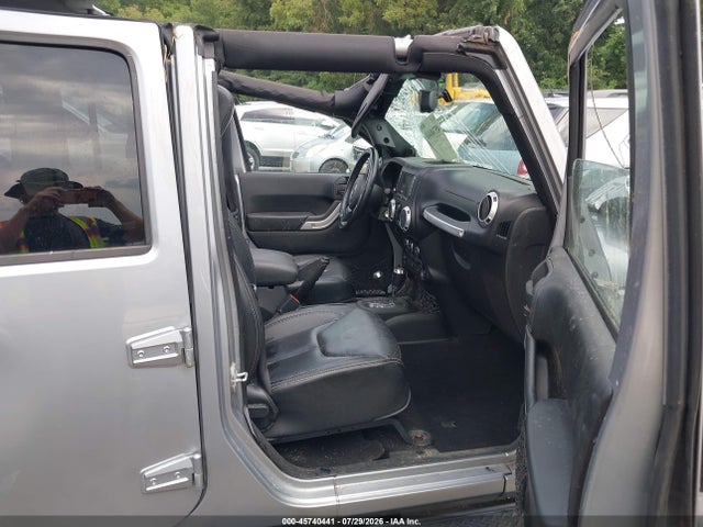 45740441 :رقم المزاد ، 1C4HJWEG6DL548811 vin ، 2013 Jeep Wrangler Unlimited Sahara مزاد بيع