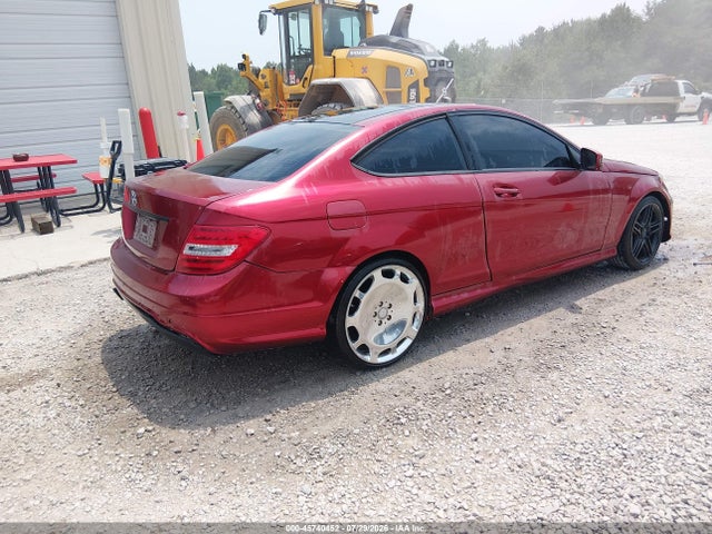 Продаж на аукціоні авто 2012 Mercedes-benz C 250, vin: WDDGJ4HBXCF921612, номер лоту: 45740452