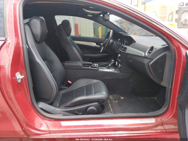 Продаж на аукціоні авто 2012 Mercedes-benz C 250, vin: WDDGJ4HBXCF921612, номер лоту: 45740452