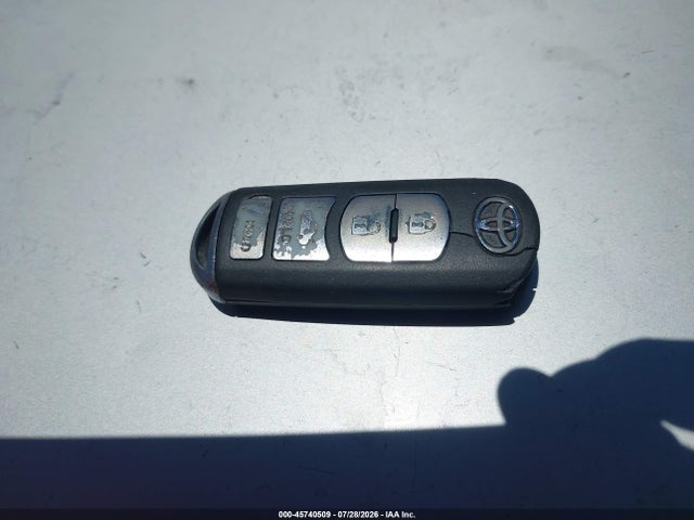 3MYDLBYV6HY160813 Toyota YARIS IA