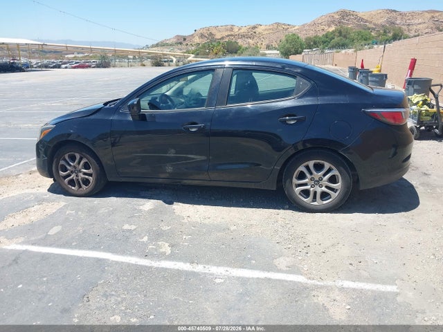 3MYDLBYV6HY160813 Toyota YARIS IA
