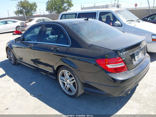 Продаж на аукціоні авто 2012 Mercedes-benz C 350 Sport, vin: WDDGF5HB6CR221981, номер лоту: 45740618