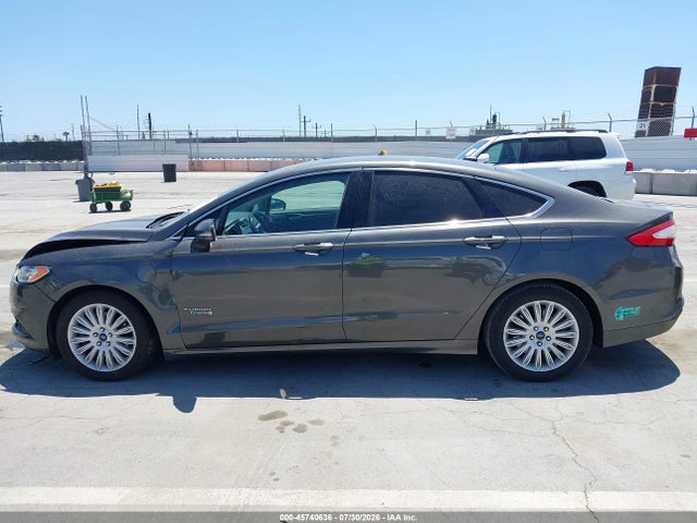 3FA6P0PU8GR305065 Ford Fusion Energi Se Luxury
