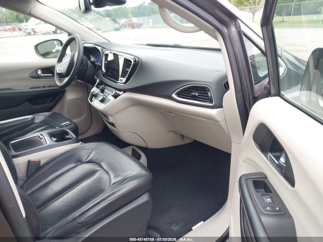 Продаж на аукціоні авто 2022 Chrysler Pacifica Touring L, vin: 2C4RC1BG8NR235080, номер лоту: 45740759