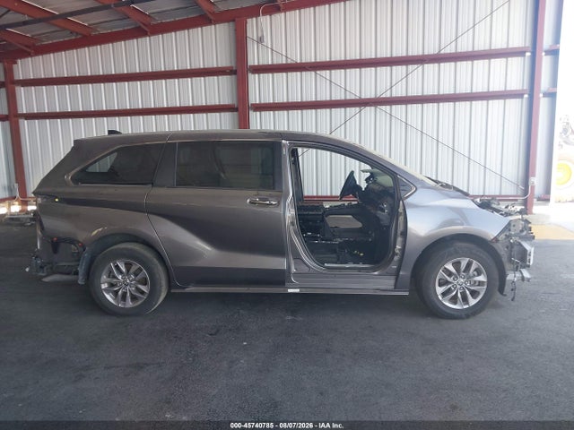 45740785 :رقم المزاد ، 5TDYRKEC4RS207069 vin ، 2024 Toyota Sienna Xle مزاد بيع