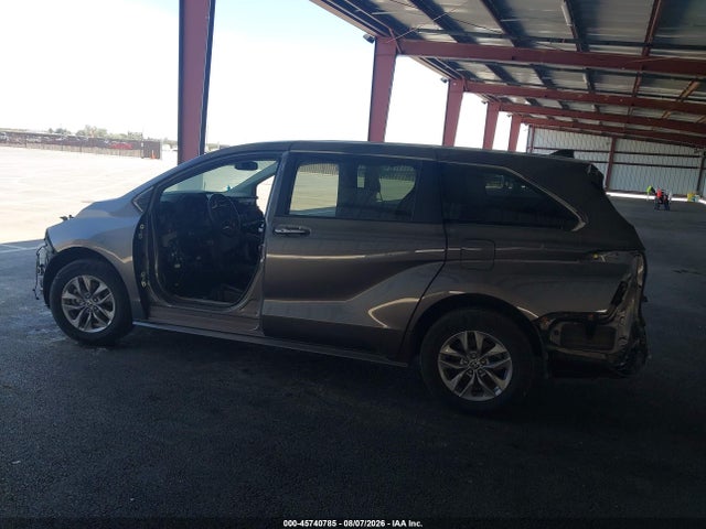 45740785 :رقم المزاد ، 5TDYRKEC4RS207069 vin ، 2024 Toyota Sienna Xle مزاد بيع