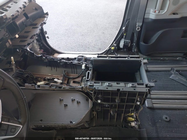 45740785 :رقم المزاد ، 5TDYRKEC4RS207069 vin ، 2024 Toyota Sienna Xle مزاد بيع