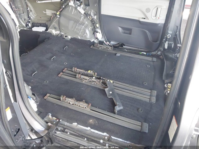 45740785 :رقم المزاد ، 5TDYRKEC4RS207069 vin ، 2024 Toyota Sienna Xle مزاد بيع