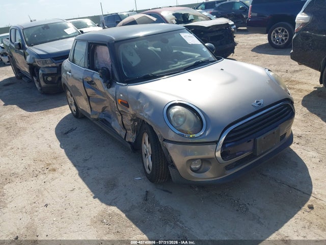 Mini Hardtop Cooper 2016 WMWXU1C58G2E16716 главное изображение