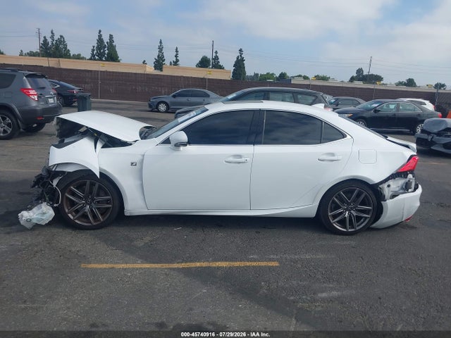 Lexus IS 300 2018 JTHBA1D26J5067308 Image 14