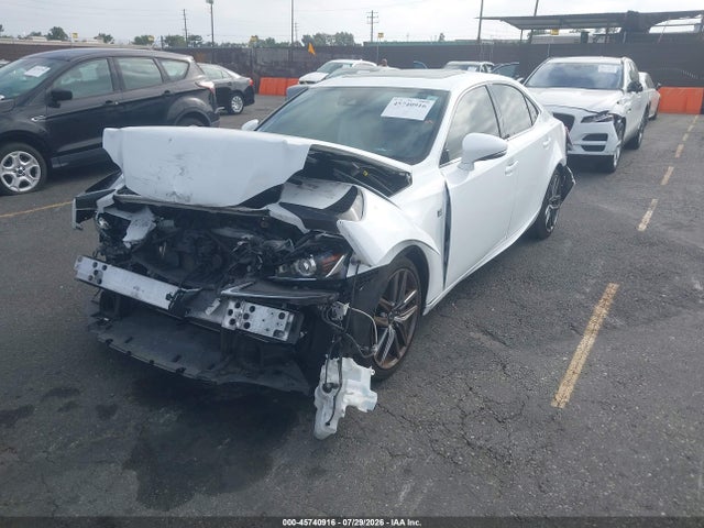 Lexus IS 300 2018 JTHBA1D26J5067308 Image 2