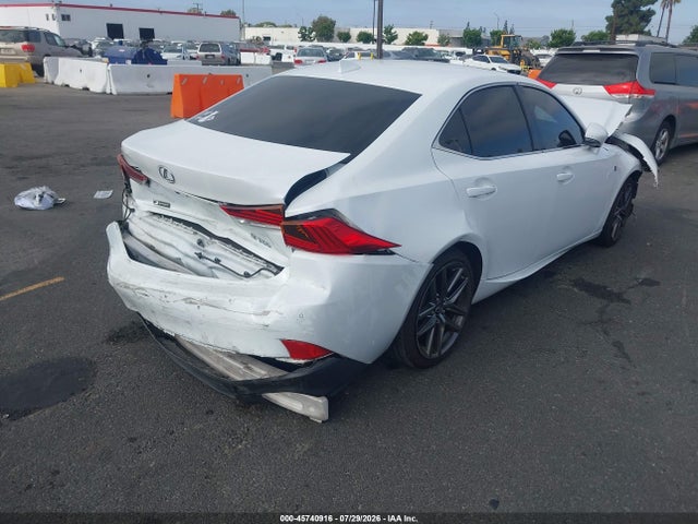 Lexus IS 300 2018 JTHBA1D26J5067308 Image 4