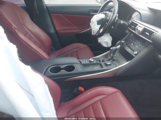 Lexus IS 300 2018 JTHBA1D26J5067308 Image 5