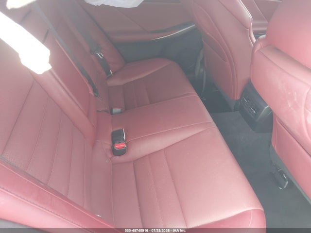 Lexus IS 300 2018 JTHBA1D26J5067308 Image 8