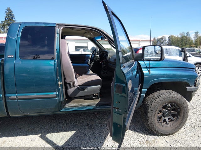 45740995 :رقم المزاد ، 1B7HF13ZXWJ223778 vin ، 1998 Dodge Ram 1500 St مزاد بيع