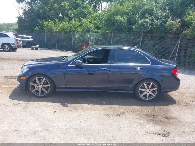 2014 Mercedes-benz C 300 Sport 4matic მანქანა იყიდება აუქციონზე, vin: WDDGF8AB6EA964914, აუქციონის ნომერი: 45741012